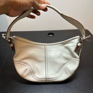 COACH Vintage Leather White Shoulder Bag